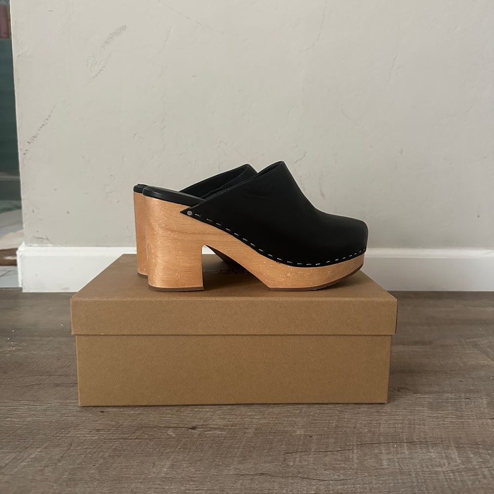 Charlotte Stone Black Marlo